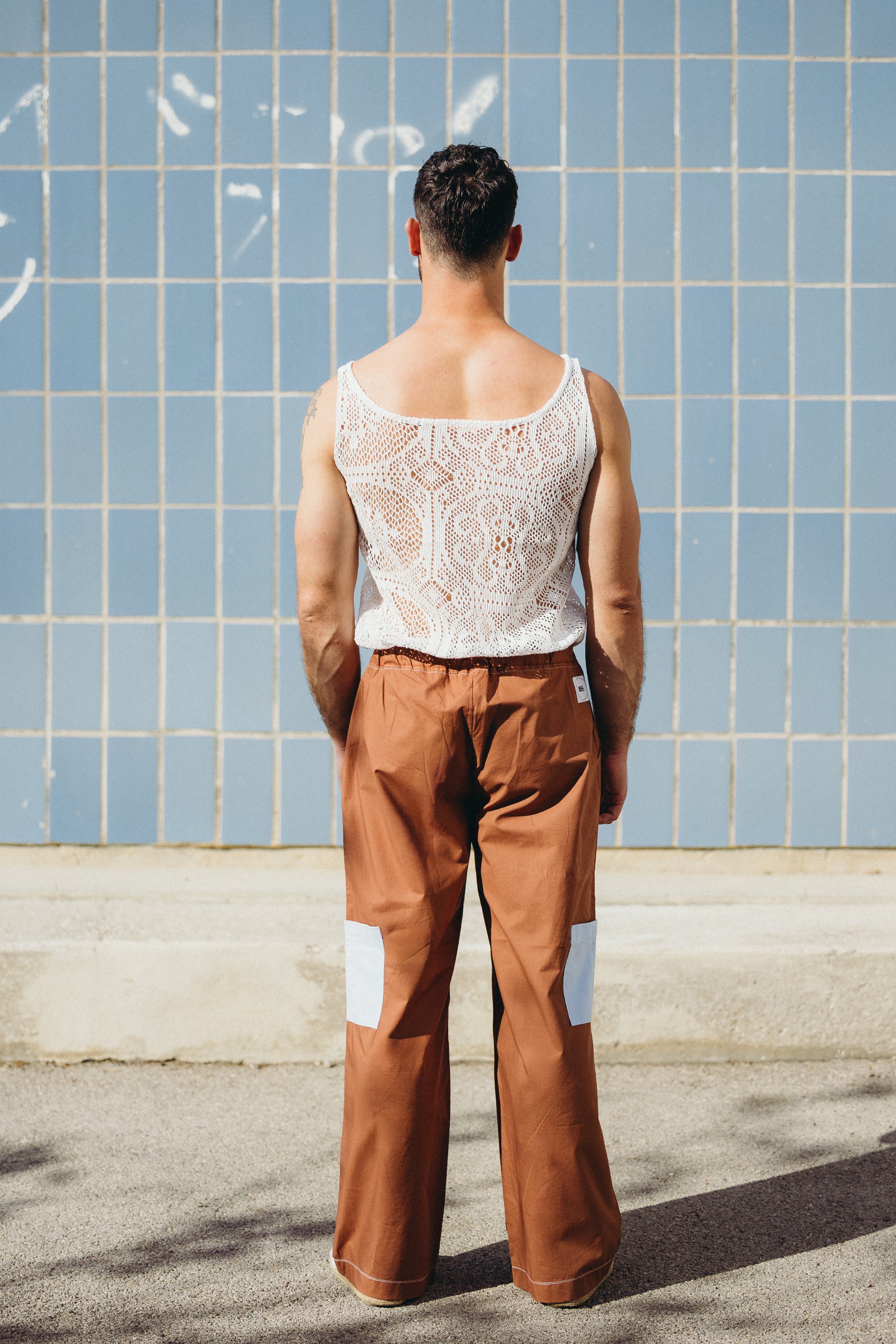 Pantalon large marron à poches cargo