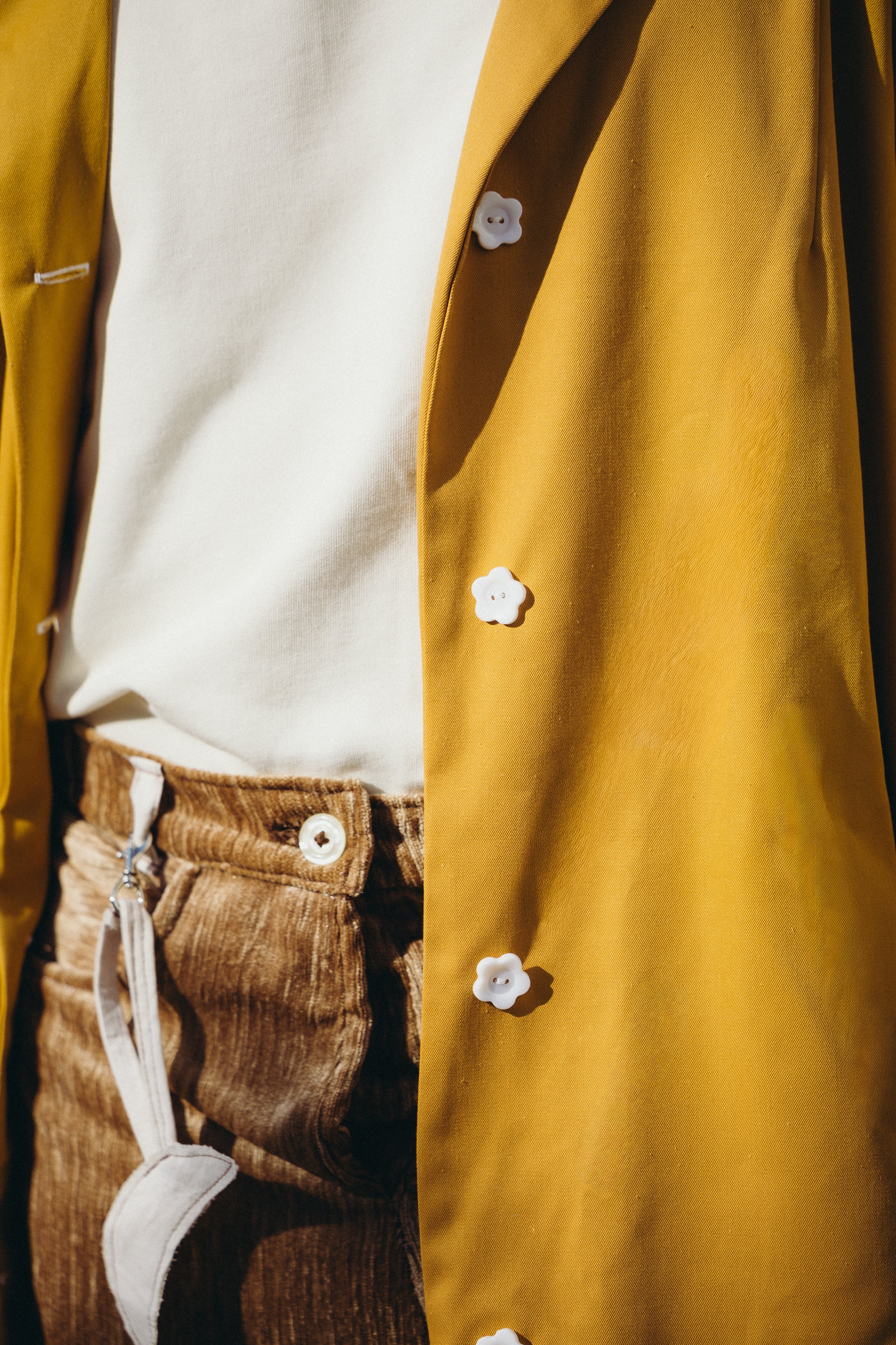 Trench jaune moutarde