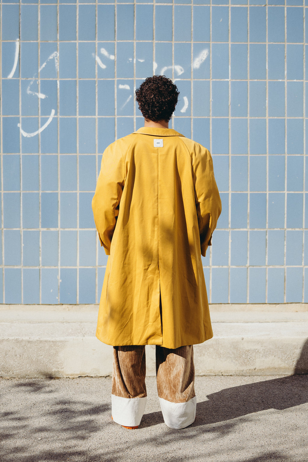 Trench jaune moutarde