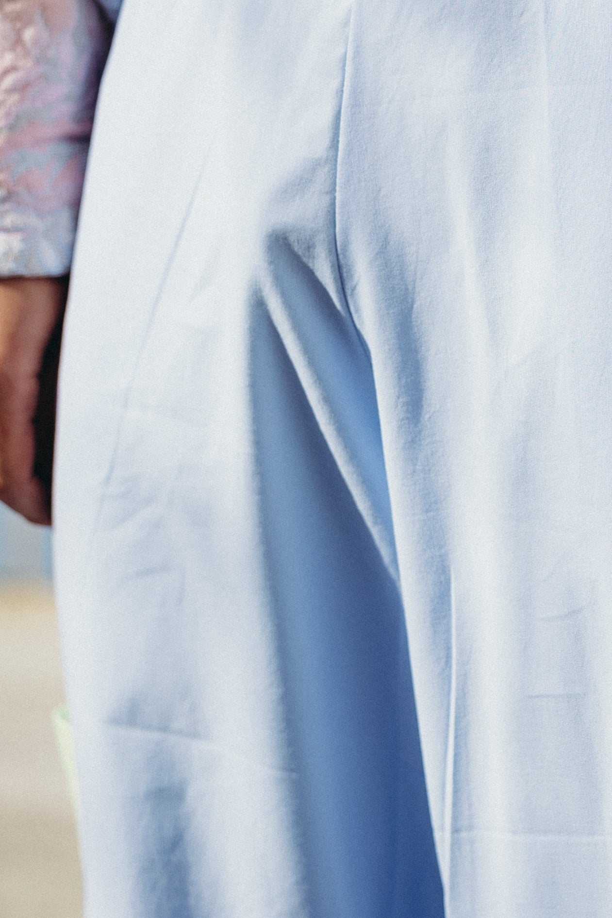 Pantalon large bleu à poches cargo