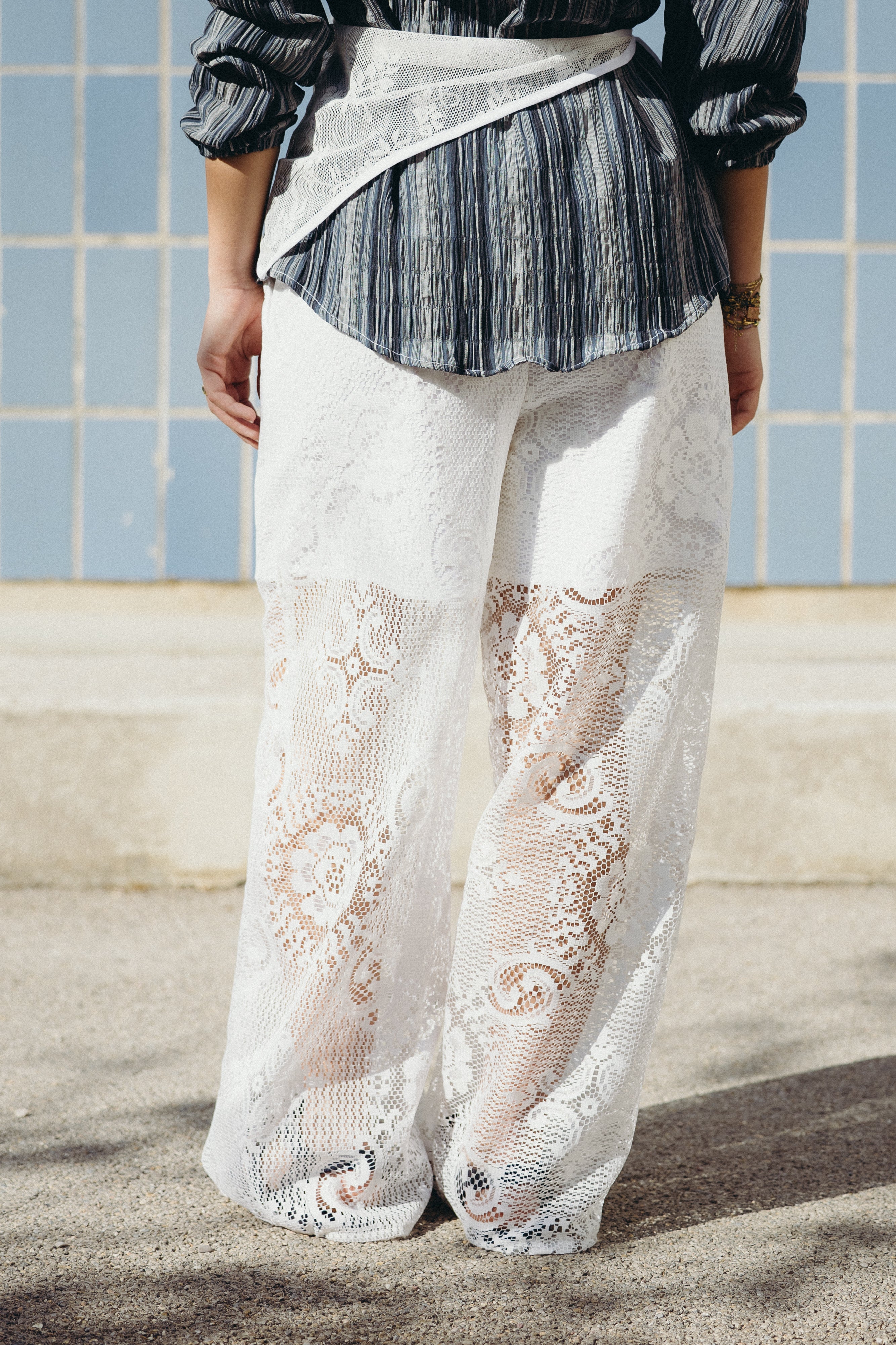 Pantalon blanc en dentelle